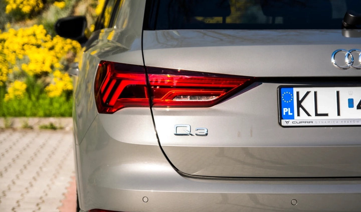 Audi Q3 cena 136500 przebieg: 17000, rok produkcji 2021 z Głuchołazy małe 704